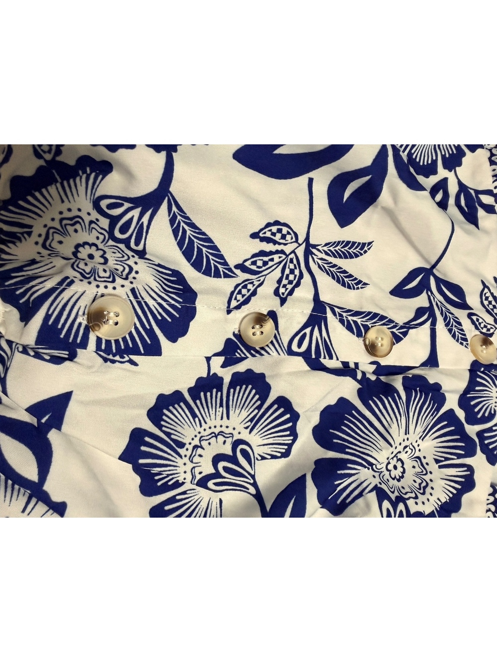 Tropical Vacay Rdy Women's Blue and White Floral Print Romper with Button Detail - Picture 6 of 8